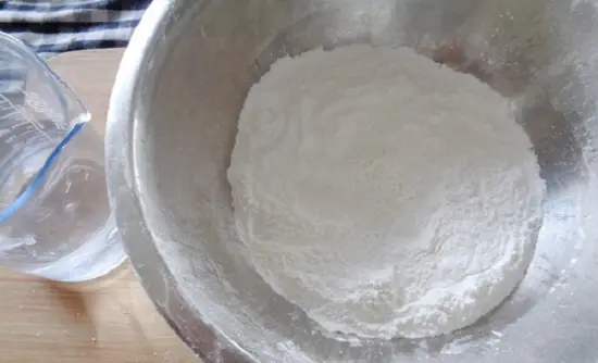 chuẩn bị bột nếp