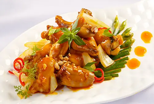 Hướng dẫn làm món ếch xào bông hẹ sa tế