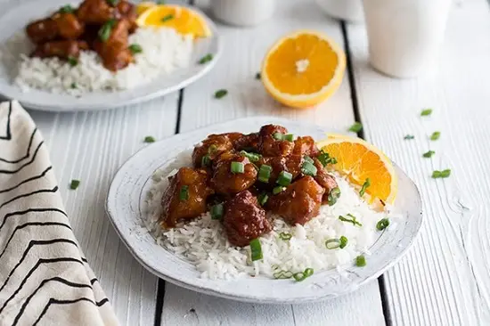 Hướng dẫn làm món gà xốt cam hấp dẫn lạ miệng