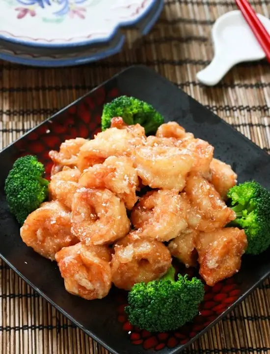 Hướng dẫn làm món tôm chiên nước cốt dừa cho mâm cỗ Tết