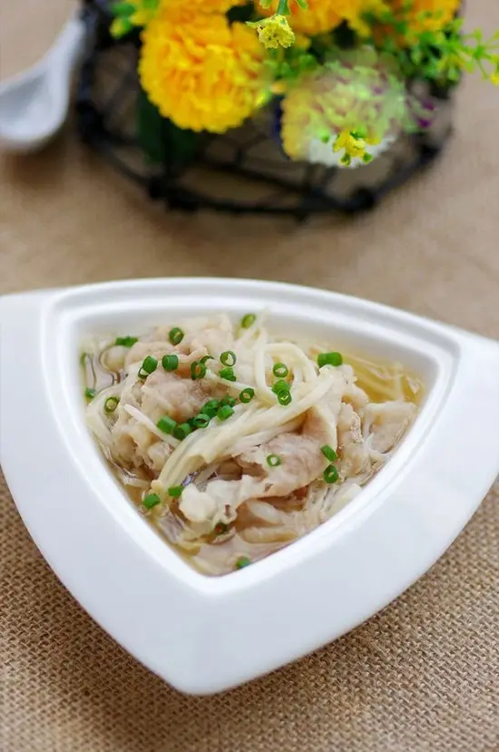 canh thịt nấm vị ngon đậm đà