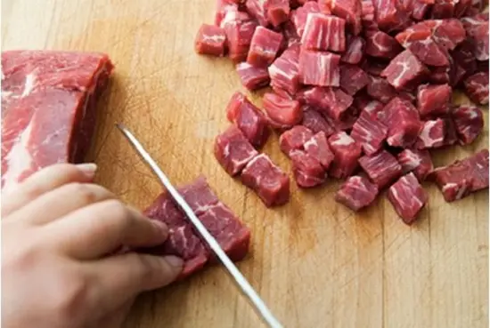 thịt bò thái miếng vuông