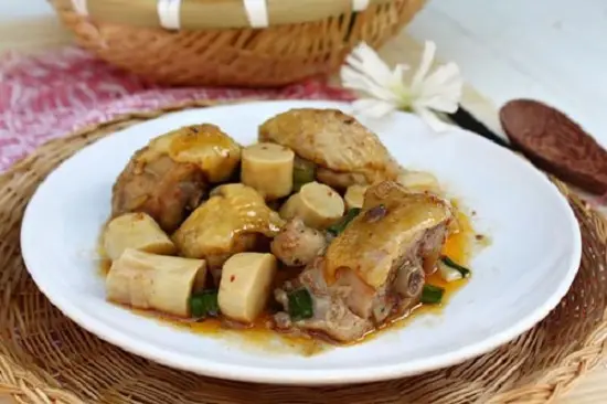 Hướng dẫn nấu thịt gà kho măng thơm ngon
