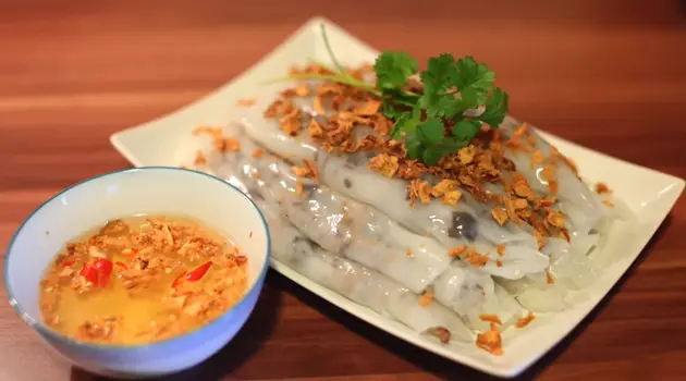 Hướng dẫn tự làm bánh cuốn thơm ngon tại nhà