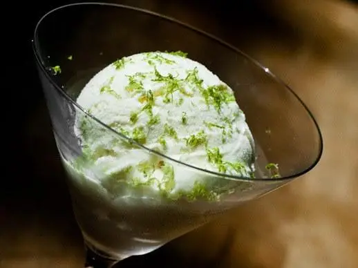 kem chanh rượu gin kaffir