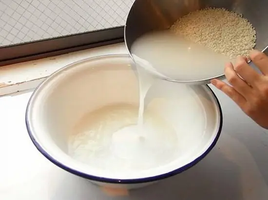 mẹo hay với nước vo gạo 5