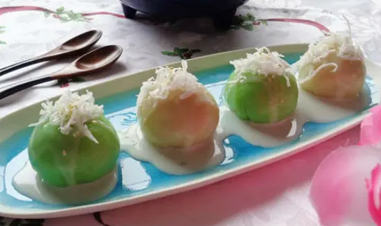 kheo-tay-lam-banh-bot-nep-nhan-dua-5