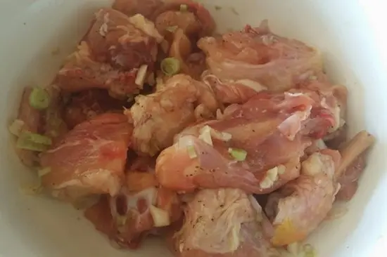 KHÉO TAY LÀM MỲ GÀ XỨ QUẢNG