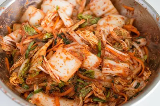 KHÉO TAY TỰ NẤU CANH KIM CHI RONG BIỂN ĐÚNG KIỂU HÀN QUỐC