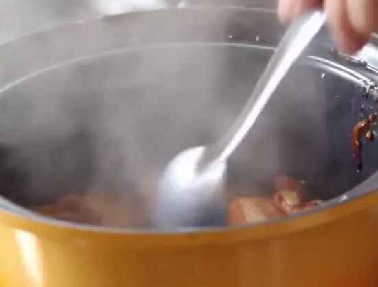 kho-thit-kho-tau-cho-ca-nha-ngon-com-5