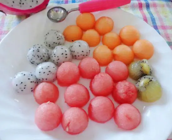 Sơ chế nguyên liệu làm chè bi trái cây