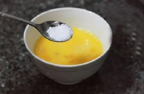 Bắt đầu làm bò chiên giòn