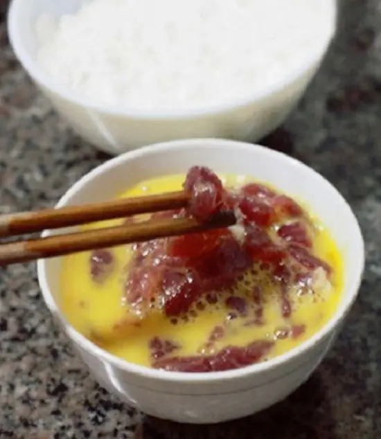 Bước thứ hai làm bò chiên giòn