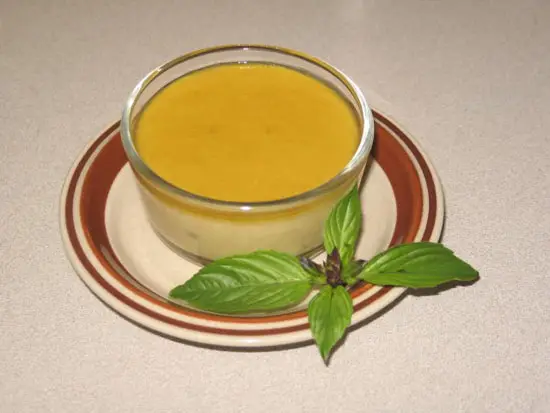 Làm bánh flan với xoài và nước cốt dừa