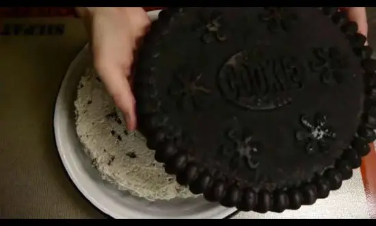 Làm bánh oreo khổng lồ không khó 11
