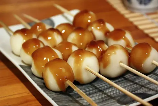 lam-banh-troi-nhat-ban-azuki-dango-khong-kho-2