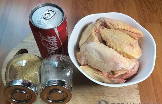 LÀM CÁNH GÀ OM COCA CHO BÉ YÊU