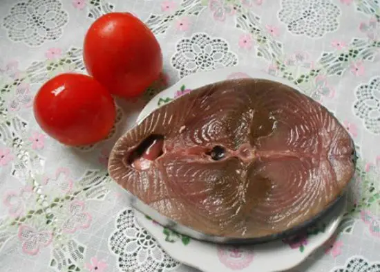 Nguyên liệu làm món cá ngừ sốt cà chua