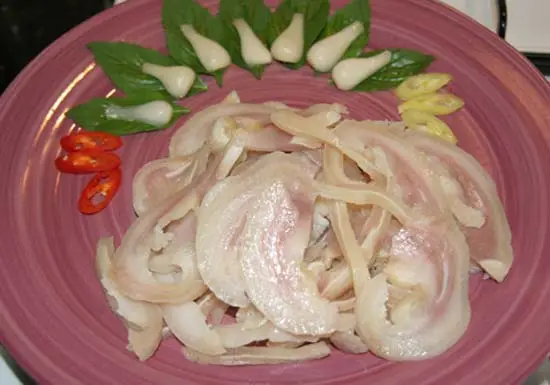 tai-heo-ngam-chua-ngot-1