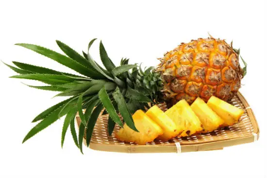 Đắp mặt nạ trị nám bằng dứa