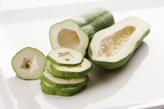 Mẹo trị nám với đu đủ xanh