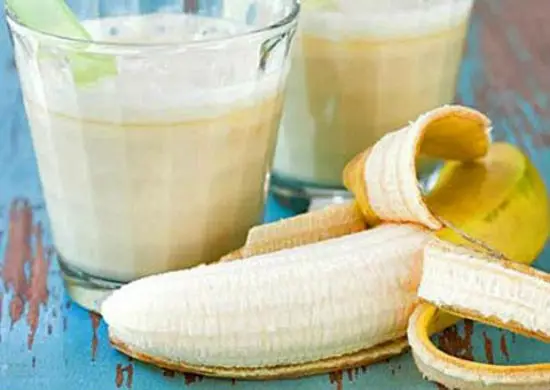 Đắp mặt nạ trị nám bằng chuối