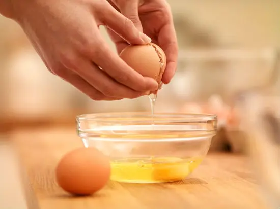 Trị nám bằng trứng gà