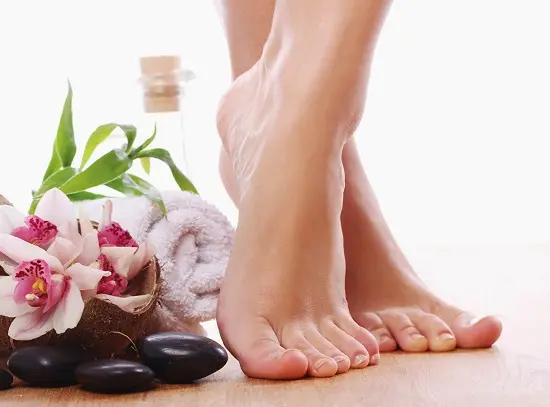 tác dụng của chè xanh mẹo hay nước ngâm chân