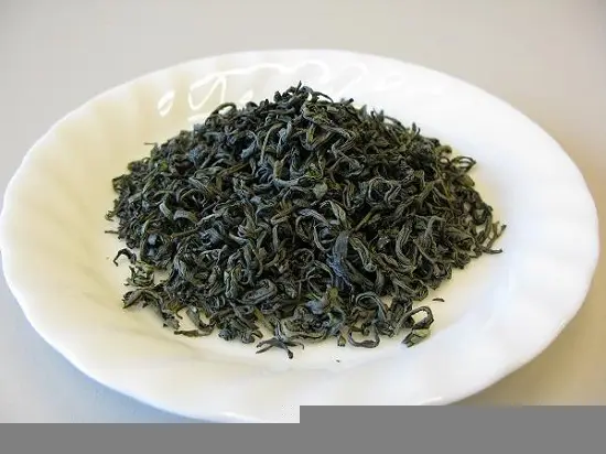 tác dụng của chè xanh mẹo hay hút ẩm