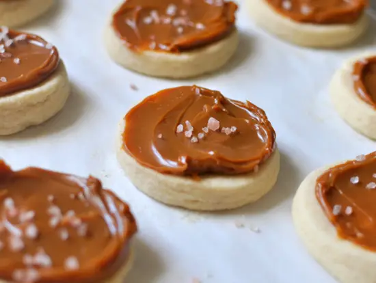 Mẹo làm caramen cookie thơm giòn khó dưỡng