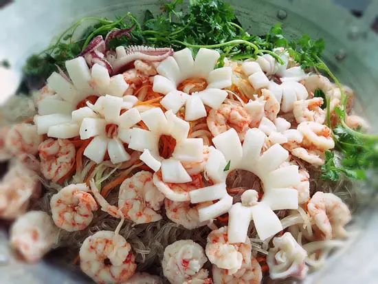 MIẾN TRỘN HẢI SẢN THÊM MÀU SẮC CHO BỮA ĂN