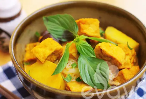 Món chay ngon: Nấu cà ri chay cho ngày đầu tháng