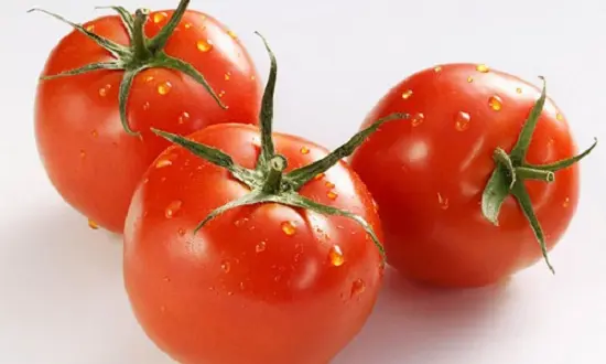 Cà chua để trị nhiệt miệng