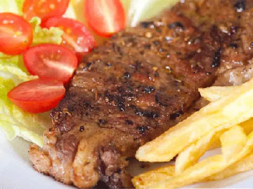 cách làm bò bít tết với cà chua và đậu trắng