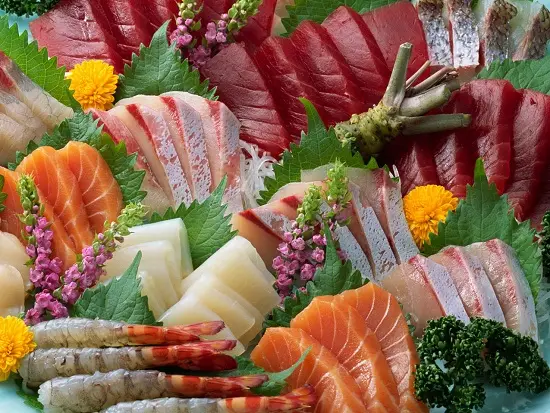 thực phẩm gây sảy thai cho bà bầu hải sản đóng hộp
