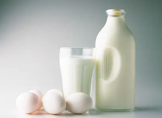 thực phẩm gây sảy thai cho bà bầu sữa chưa tiệt trùng