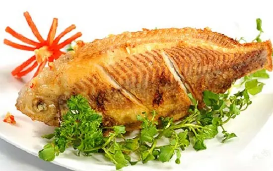 Mẹo vặt để chiên cá không bị kết dính