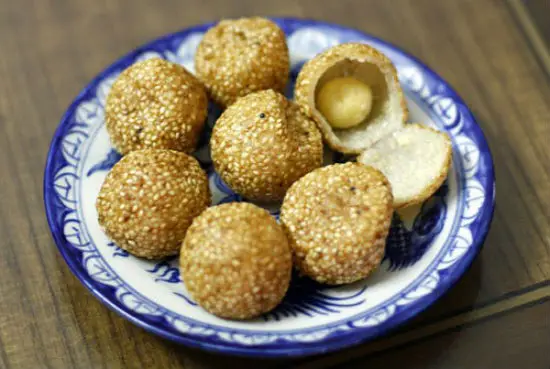 Những món ăn ngon-bánh rán lúc lắc, Lý Nam Đế