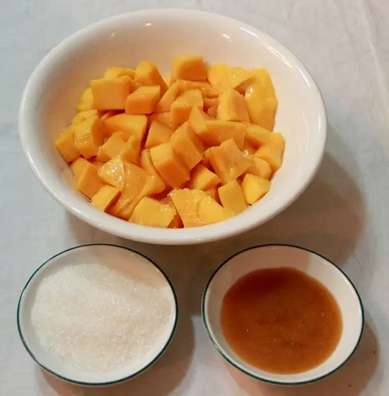 PANNA COTTA XOÀI THƠM MÁT NGÀY HÈ