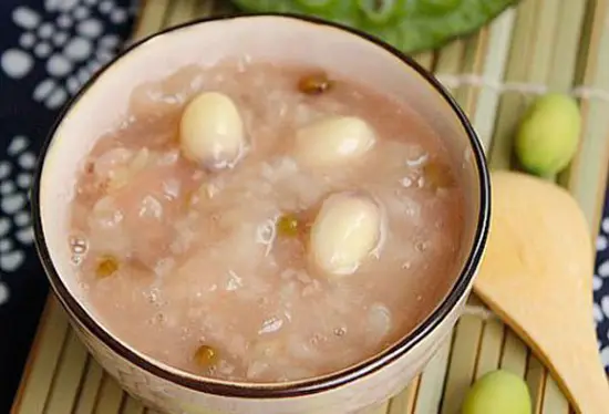 Phụ nữ sau sinh ăn gì cho ngon?