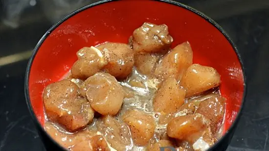 PHÚT BIẾN TẤU VỚI GÀ CHIÊN HÚNG QUẾ