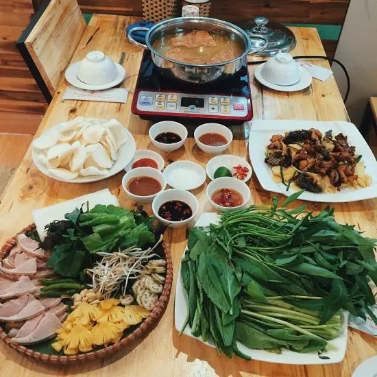 Quán Bê thui cầu mống 688 - Ăn lẩu ếch tẹt ga chỉ 99k