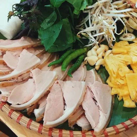 Quán Bê thui cầu mống 688 - Ăn lẩu ếch tẹt ga chỉ 99k