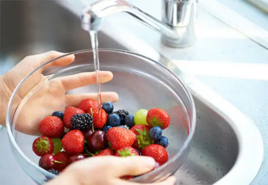 RỬA RAU CŨNG LÀ CẢ MỘT NGHỆ THUẬT