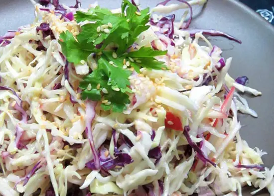 SALAD TÁO BẮP CẢI MÓN KHAI VỊ HOÀN HẢO