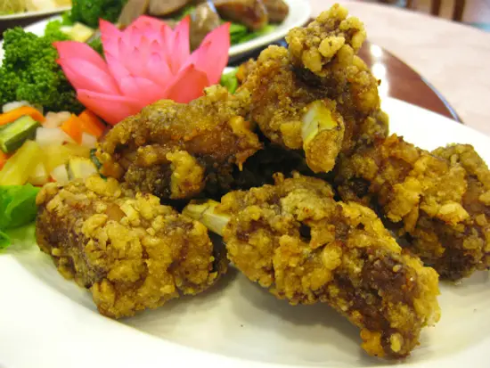 SƯỜN NON TẨM BỘT CHIÊN RÒN RỤM