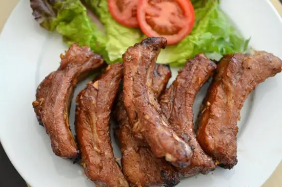 SƯỜN NƯỚNG TỎI CHO BỮA TỐI THÊM ĐẬM ĐÀ