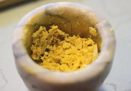 riềng giã nhỏ