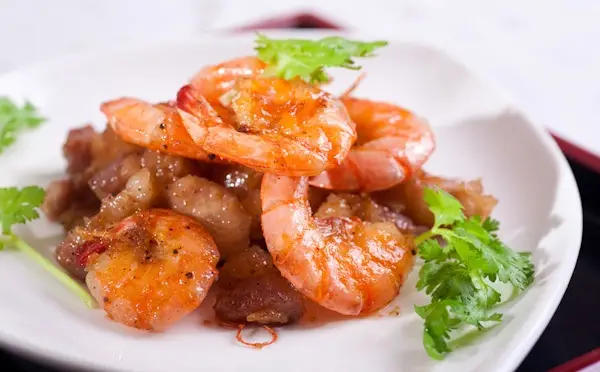 Thịt ba chỉ kho tôm đậm đà đưa cơm