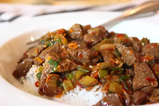 Thịt bò nấu vỏ cam món ngon mà lạ